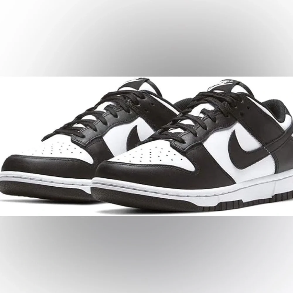 Black Dunks - Picture 2 of 2